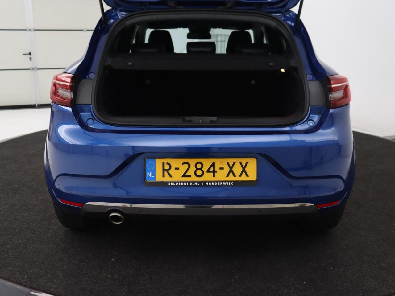 Renault CLIO 1.0 TCe 90 Techno | Carplay | Sfeerverlichting | Navigatie | Cruise Control | Camera | DAB | LMV 16 |