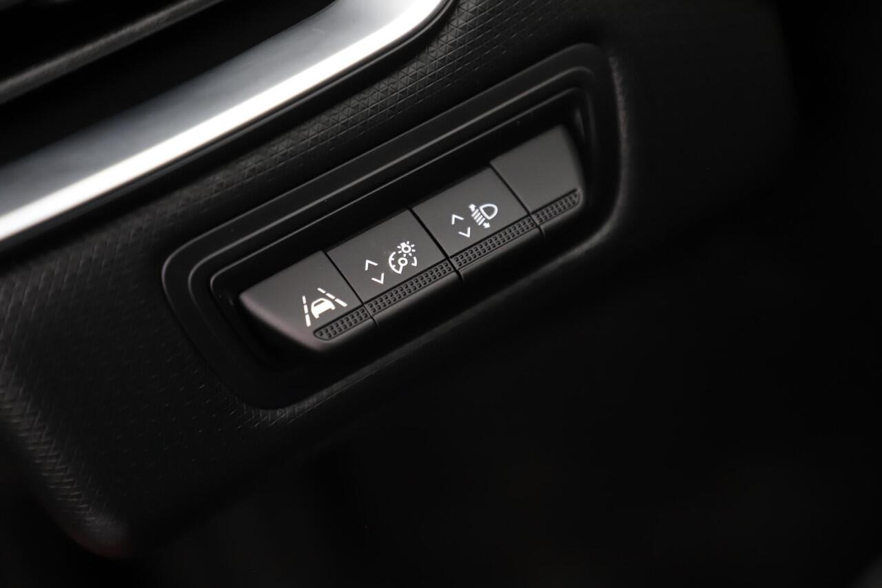 Renault CLIO 1.0 TCe Intens Half Leder 16 inch LMV LED Navigatie Achteruitrijcamera Carplay Android Climate Cruise Control Sfeerverlichting