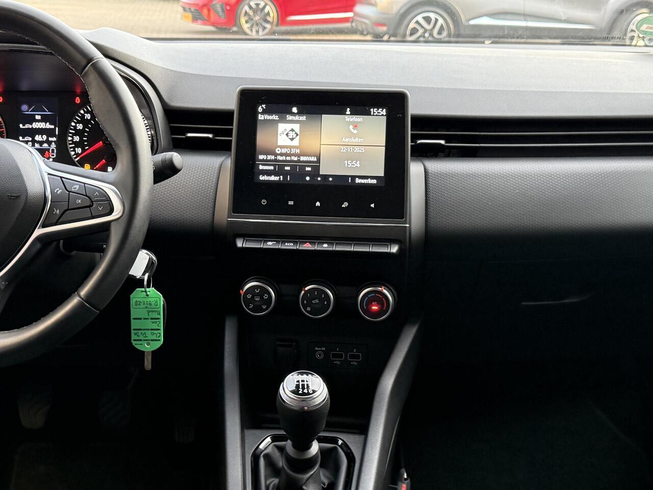 Renault CLIO 1.0 TCe Zen | NAP | Eerste eigenaar | 100% dlr onderhouden | DAB | LED | Airco | Cruise Control | Parkeersensoren | Lichtmetaal |