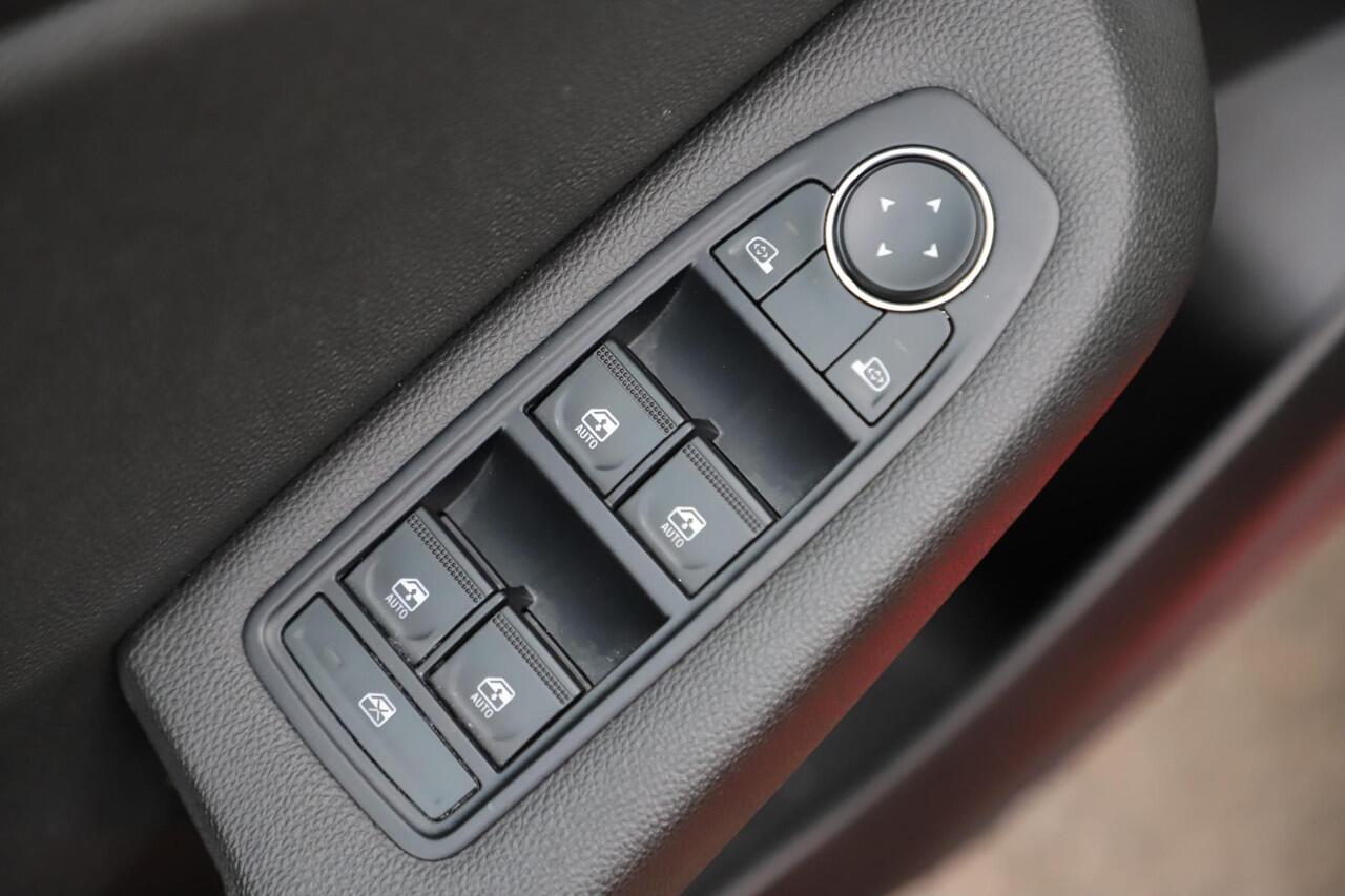 Renault CLIO 1.0 TCe Intens Half Leder 16 inch LMV LED Navigatie Achteruitrijcamera Carplay Android Climate Cruise Control Sfeerverlichting