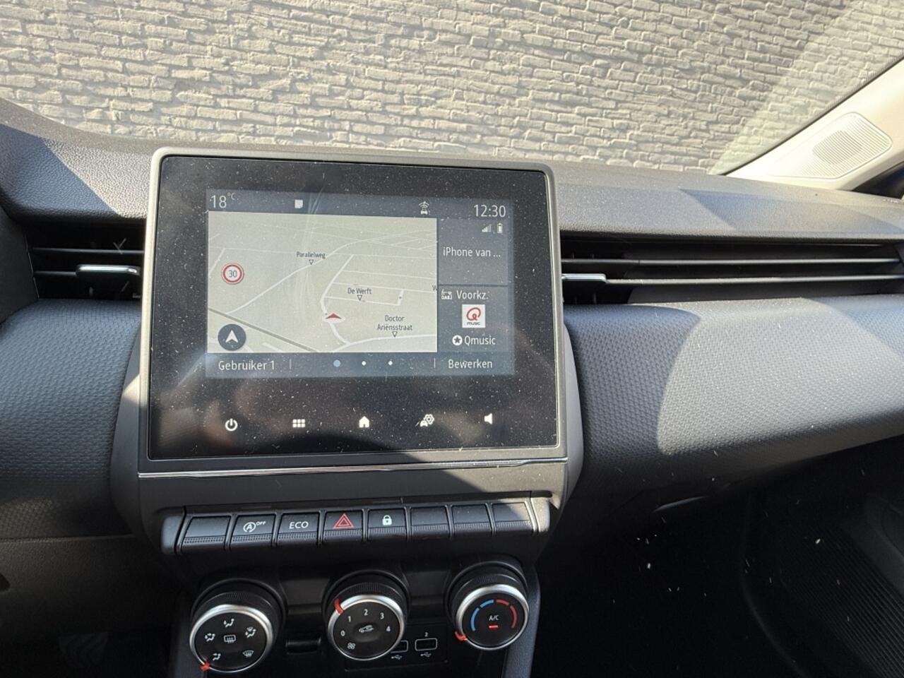 Renault CLIO 1.0 TCe 90 Equilibre ( Carplay - Achteruit rij sensoren)