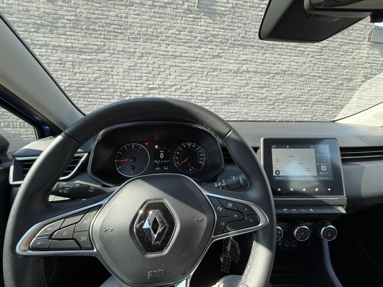 Renault CLIO 1.0 TCe 90 Equilibre ( Carplay - Achteruit rij sensoren)