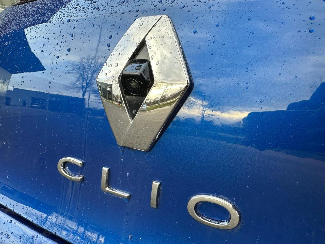 Renault CLIO 1.6 E-Tech Hybrid 140 Initiale Paris | Leder | Blindspot | 360 Cam | stuur/stoel verwarming | occasion