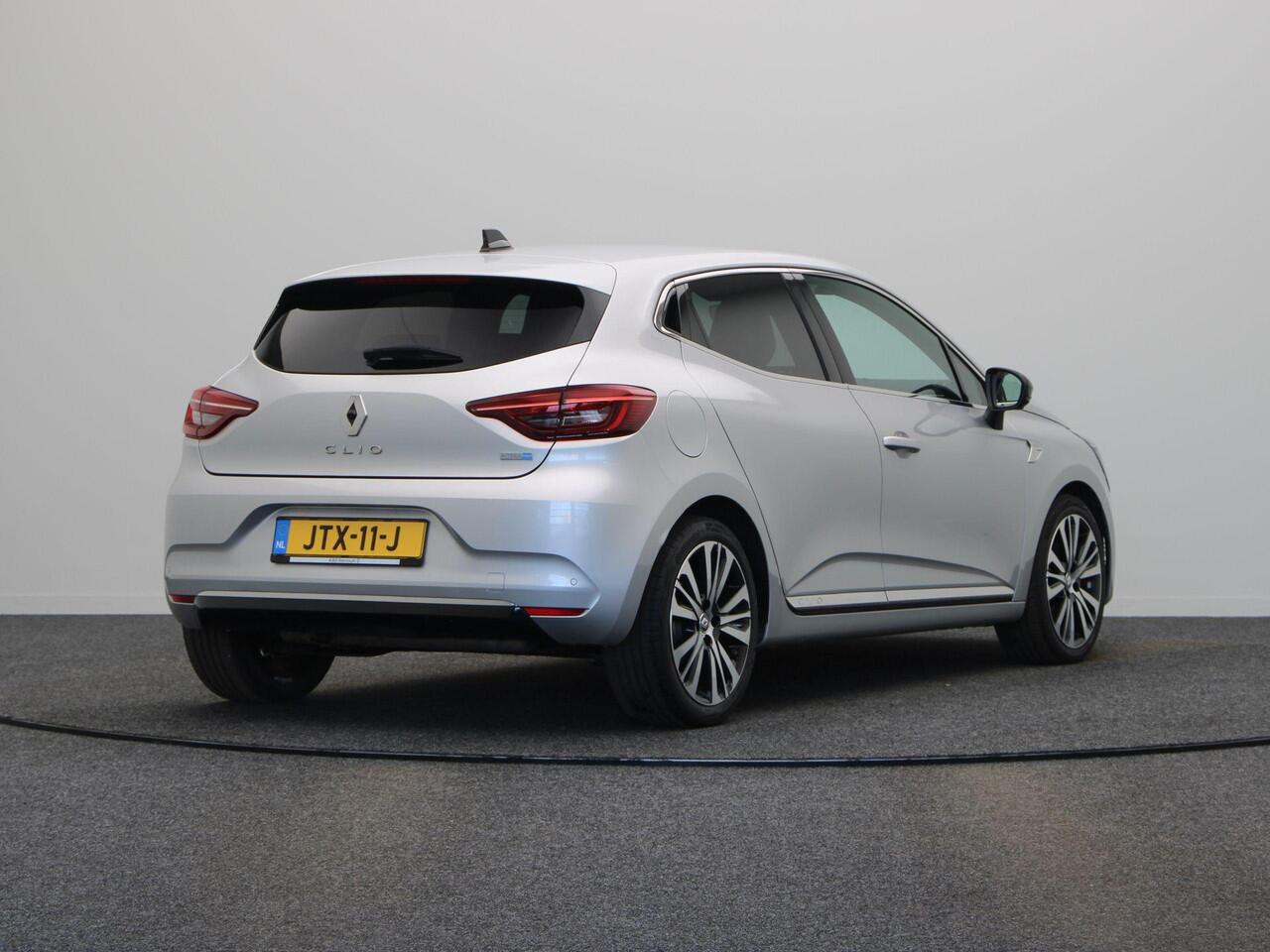 Renault CLIO E-Tech Hybrid 140pk Initiale Paris | Lederen bekleding | BOSE | Stoel- en stuurwielverwarming |