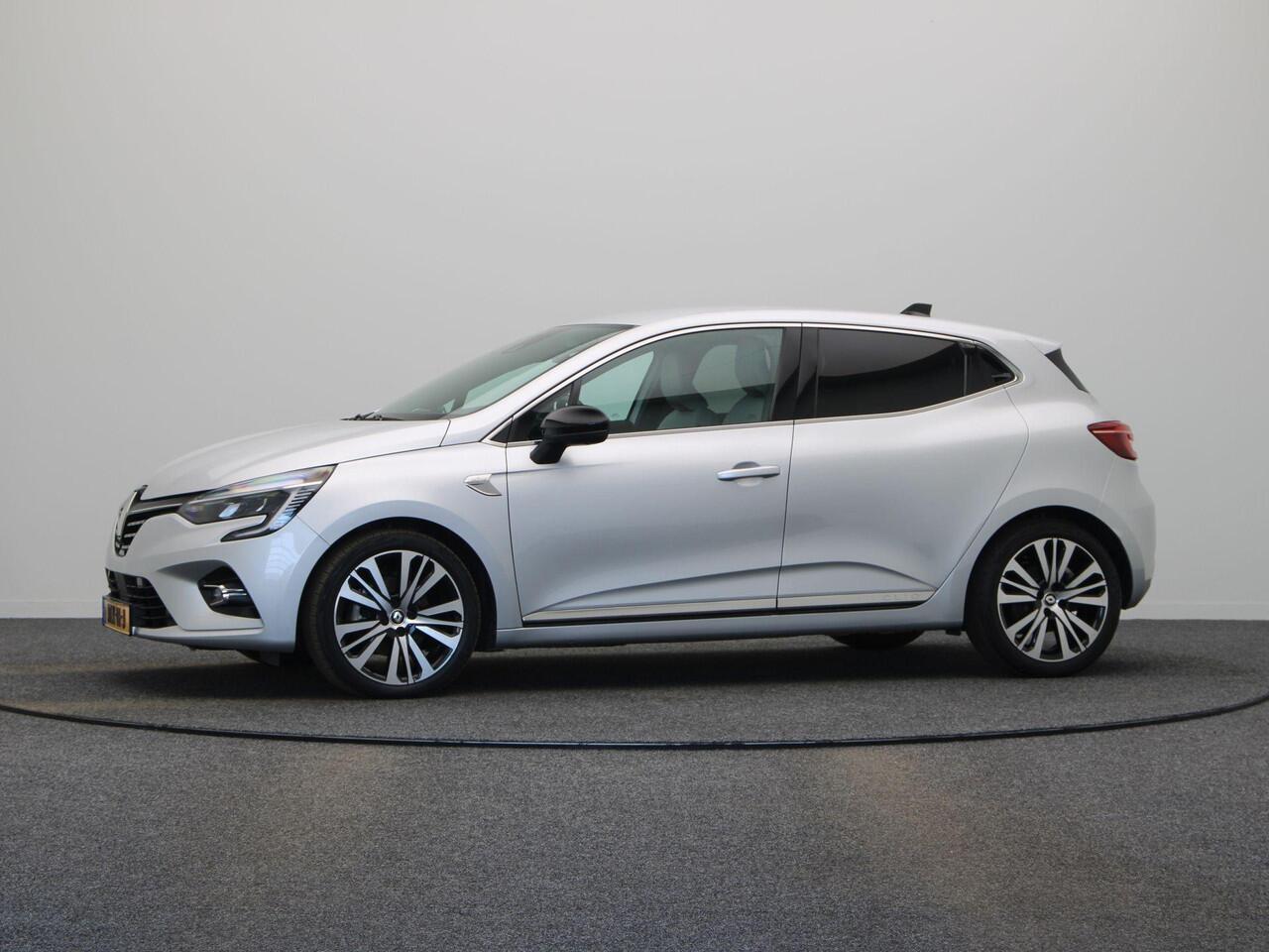 Renault CLIO E-Tech Hybrid 140pk Initiale Paris | Lederen bekleding | BOSE | Stoel- en stuurwielverwarming |