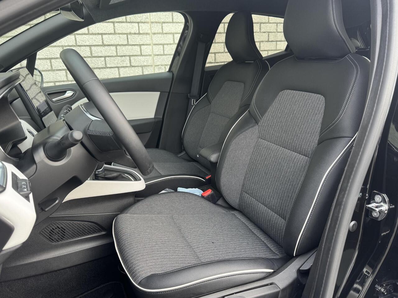 Renault CLIO 1.6 E-Tech Hybrid 145 Techno | All-season banden | Achteruitrijcamera | Parkeersensoren V+A | Apple CarPlay / Android Auto |