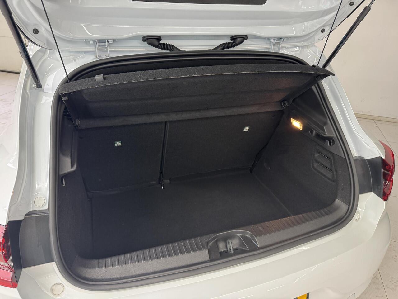 Renault CLIO 1.0 TCe 90 Techno | All-Season Banden | Navigatie | PDC V + A | Achteruitrijcamera | Lichtmetalen Velgen 17'' |