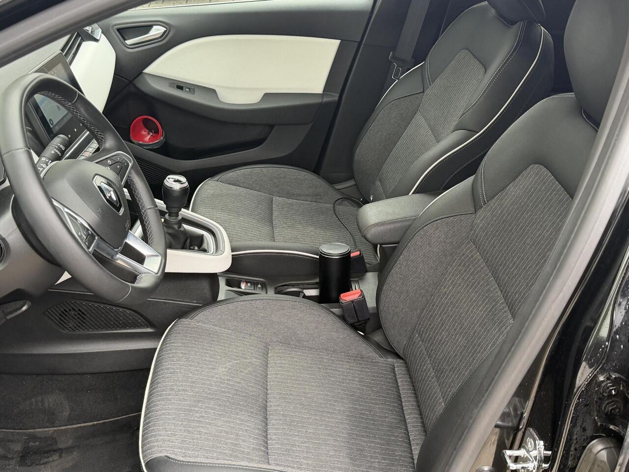 Renault CLIO 1.0 TCe 90 Techno / Clima / Navi / Carplay / Camera / 16" lm velgen / Donker glas