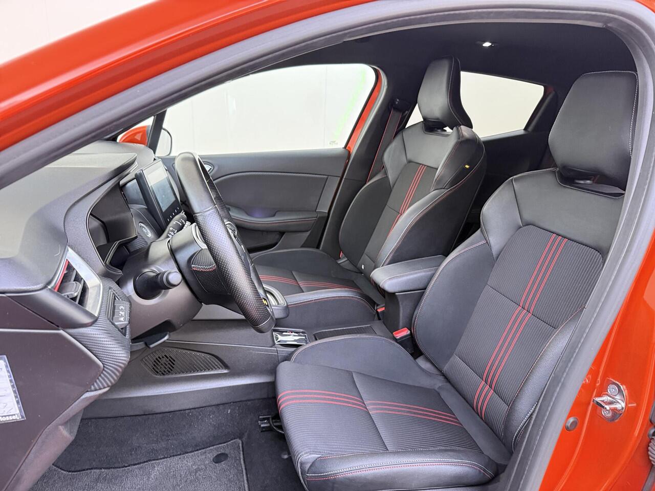 Renault CLIO 1.6 E-Tech Hybrid 145 R.S. Line Apple Carplay/Android | cruise control | electronic climate control | lederen/stof bekleding | lichtmetalen velgen 17"| navigatiesysteem |