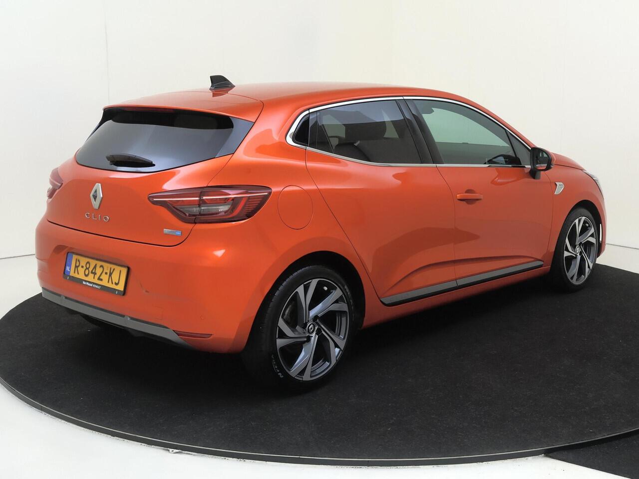 Renault CLIO 1.6 E-Tech Hybrid 145 R.S. Line Apple Carplay/Android | cruise control | electronic climate control | lederen/stof bekleding | lichtmetalen velgen 17"| navigatiesysteem |