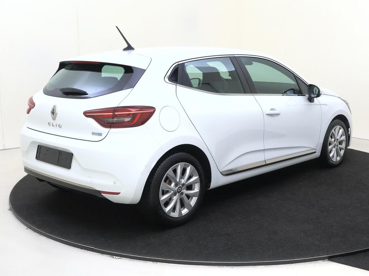 Renault CLIO 1.6 E-Tech Hybrid 140 PK Intens Climate Control Stoelverwarming | Camera | Mediascherm | Parkeersensoren