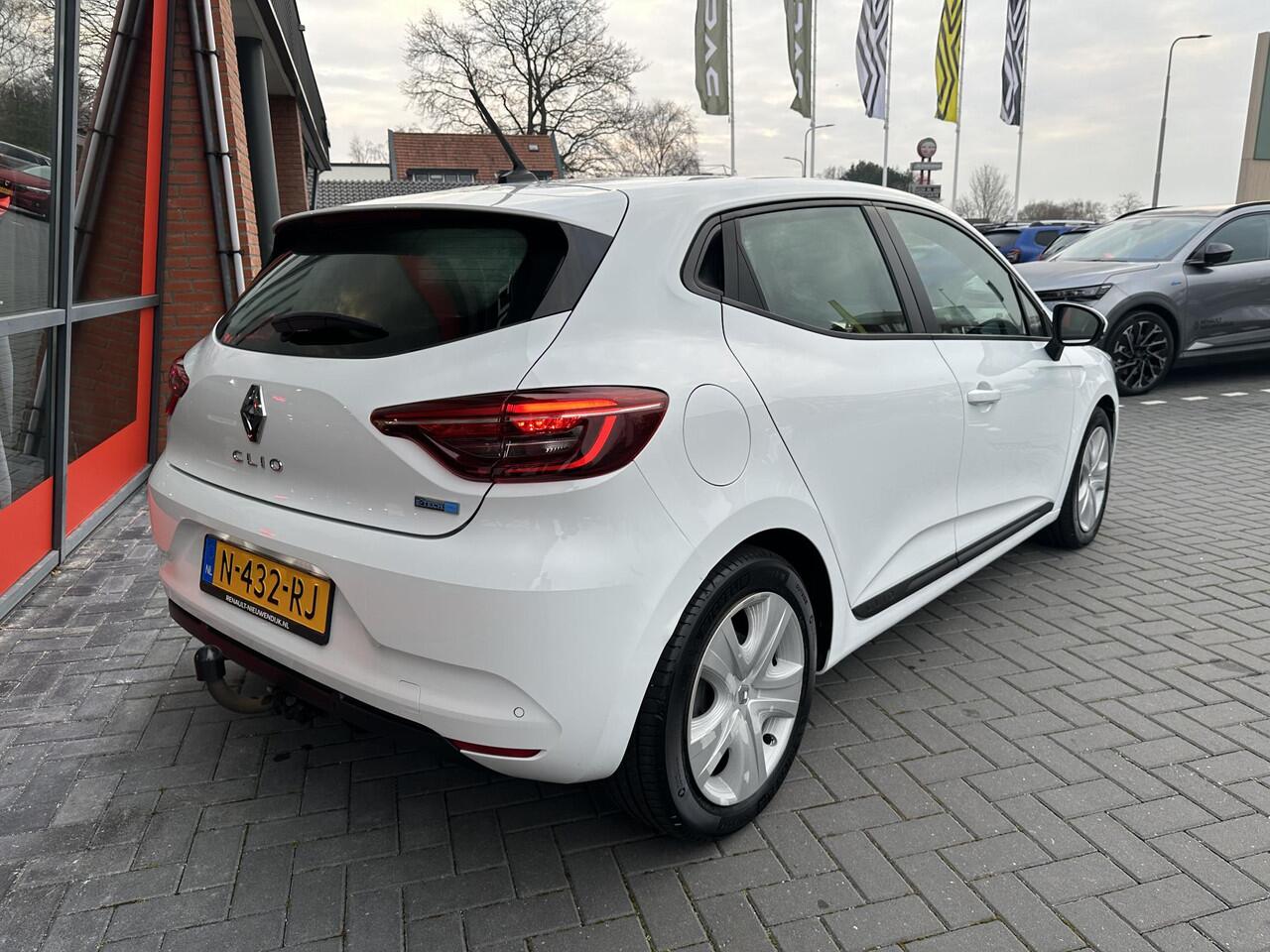 Renault CLIO 1.6 E-Tech Hybrid 145 Business Zen | TREKHAAK | CAMERA | PARKEERSENSOREN V+A | AIRCONDITIONING | CRUISE CONTROL | CARPLAY