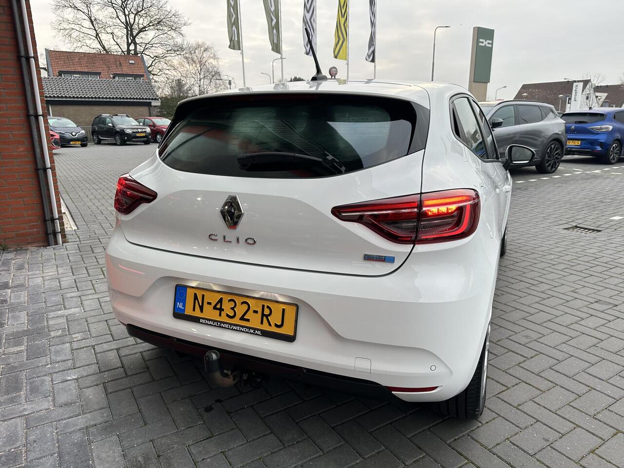 Renault CLIO 1.6 E-Tech Hybrid 145 Business Zen | TREKHAAK | CAMERA | PARKEERSENSOREN V+A | AIRCONDITIONING | CRUISE CONTROL | CARPLAY