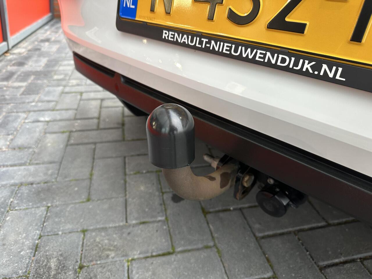 Renault CLIO 1.6 E-Tech Hybrid 145 Business Zen | TREKHAAK | CAMERA | PARKEERSENSOREN V+A | AIRCONDITIONING | CRUISE CONTROL | CARPLAY