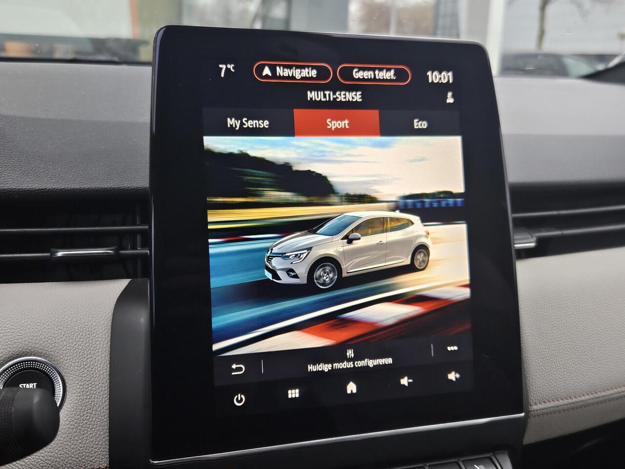 Renault CLIO E-Tech Hybrid 140PK Initiale Paris / BOSE Premium Audio / Lederen Bekleding / Stoel & Stuurverwarming / Apple Carplay & Android Auto / All Season Banden / Trekhaak / Navigatie / Achteruitrijcamera /