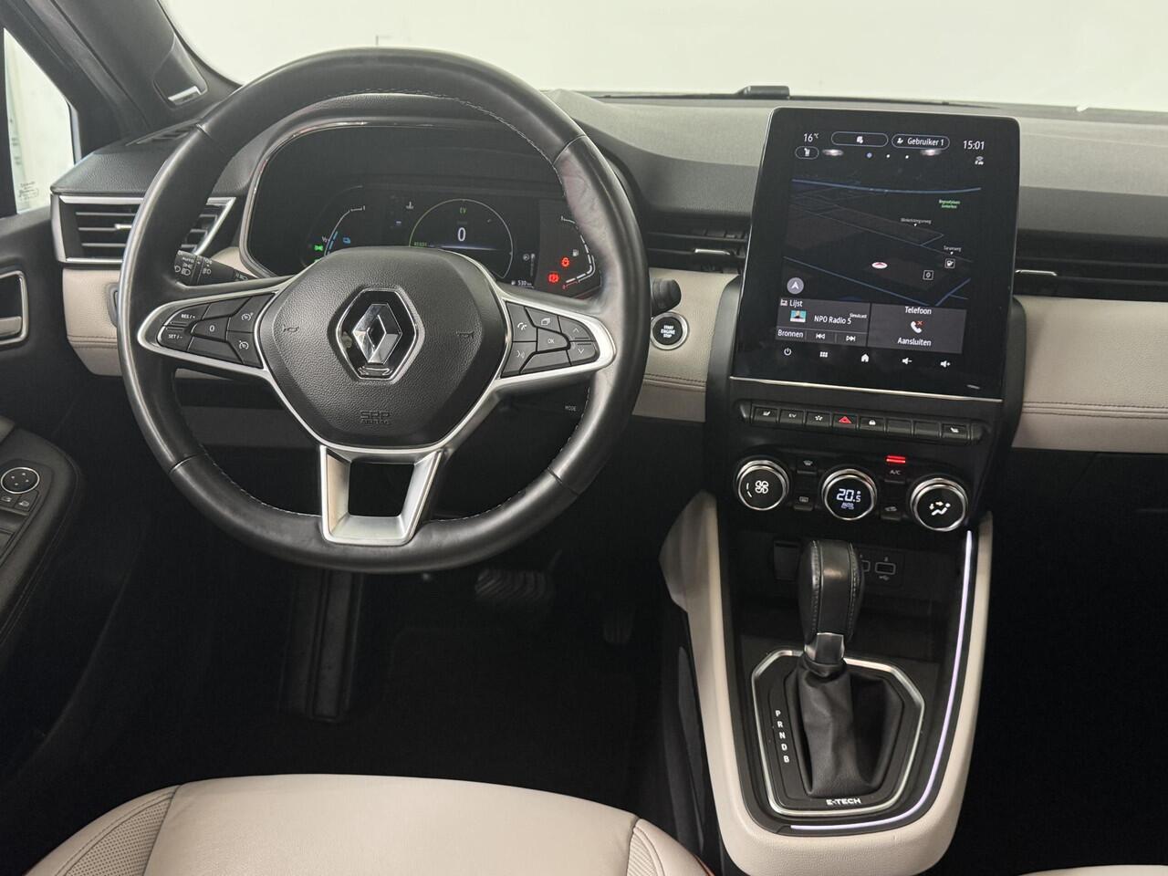 Renault CLIO 1.6 E-Tech Hybrid 140 Initiale Paris | Leder | BOSE-Audiosysteem | Stoelverwarming | Navigatie | Achteruitrijcamera |