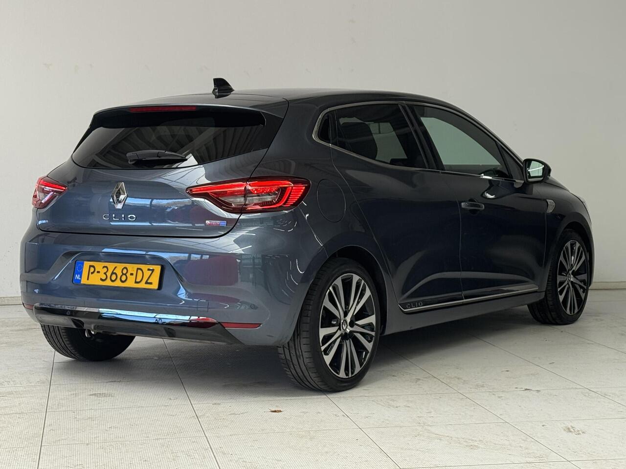 Renault CLIO 1.6 E-Tech Hybrid 140 Initiale Paris | Leder | BOSE-Audiosysteem | Stoelverwarming | Navigatie | Achteruitrijcamera |