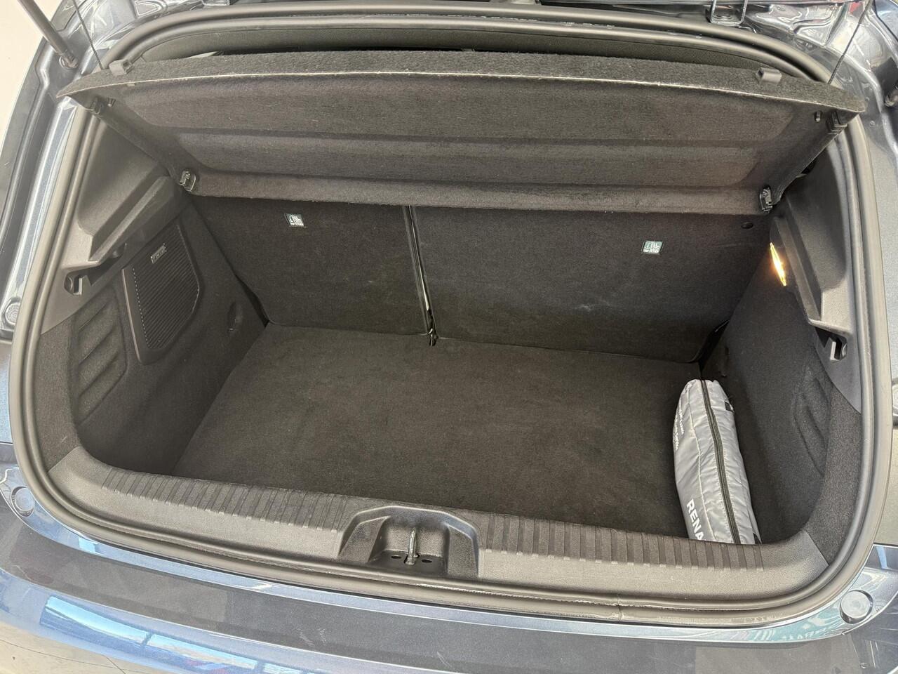 Renault CLIO 1.6 E-Tech Hybrid 140 Initiale Paris | Leder | BOSE-Audiosysteem | Stoelverwarming | Navigatie | Achteruitrijcamera |