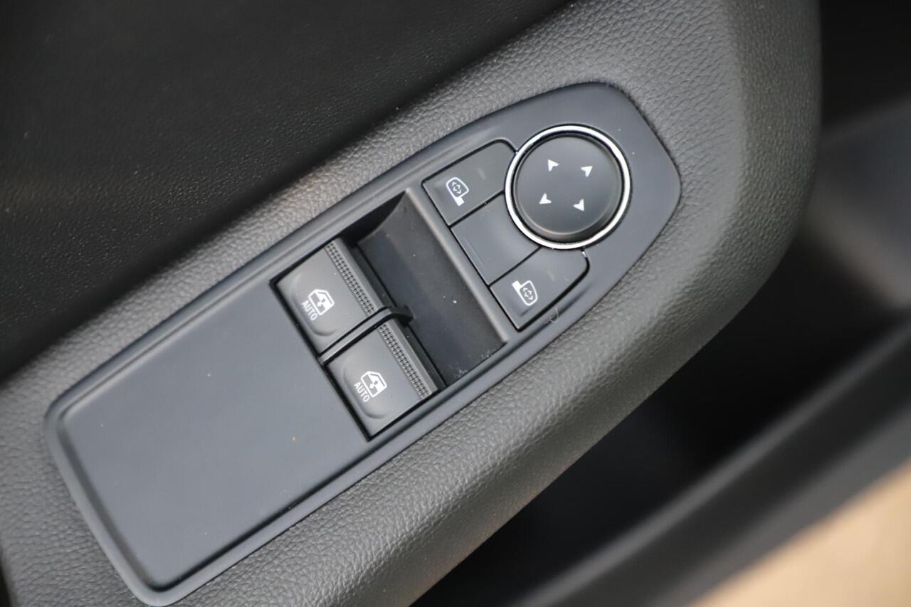 Renault CLIO 1.0 TCe 90 Equilibre Navigatie Carplay Android Climate Cruise Control Rijstrooksensor Parkeersensor All-season banden!