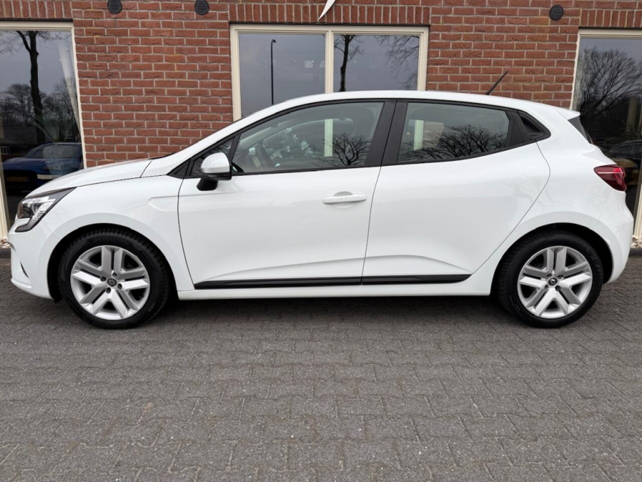 Renault CLIO 1.0 TCe Zen RIJKLAAR / NAVI / PDC / AIRCO / CRUISE / CARPLAY / A