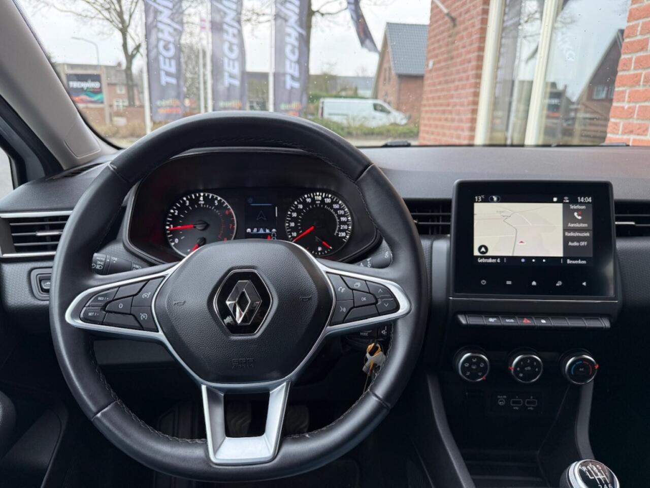 Renault CLIO 1.0 TCe Zen RIJKLAAR / NAVI / PDC / AIRCO / CRUISE / CARPLAY / A