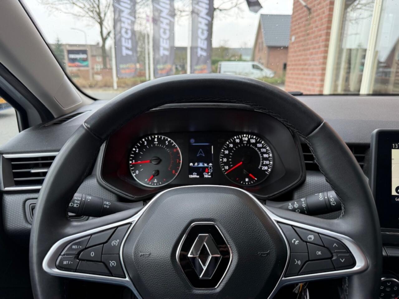 Renault CLIO 1.0 TCe Zen RIJKLAAR / NAVI / PDC / AIRCO / CRUISE / CARPLAY / A