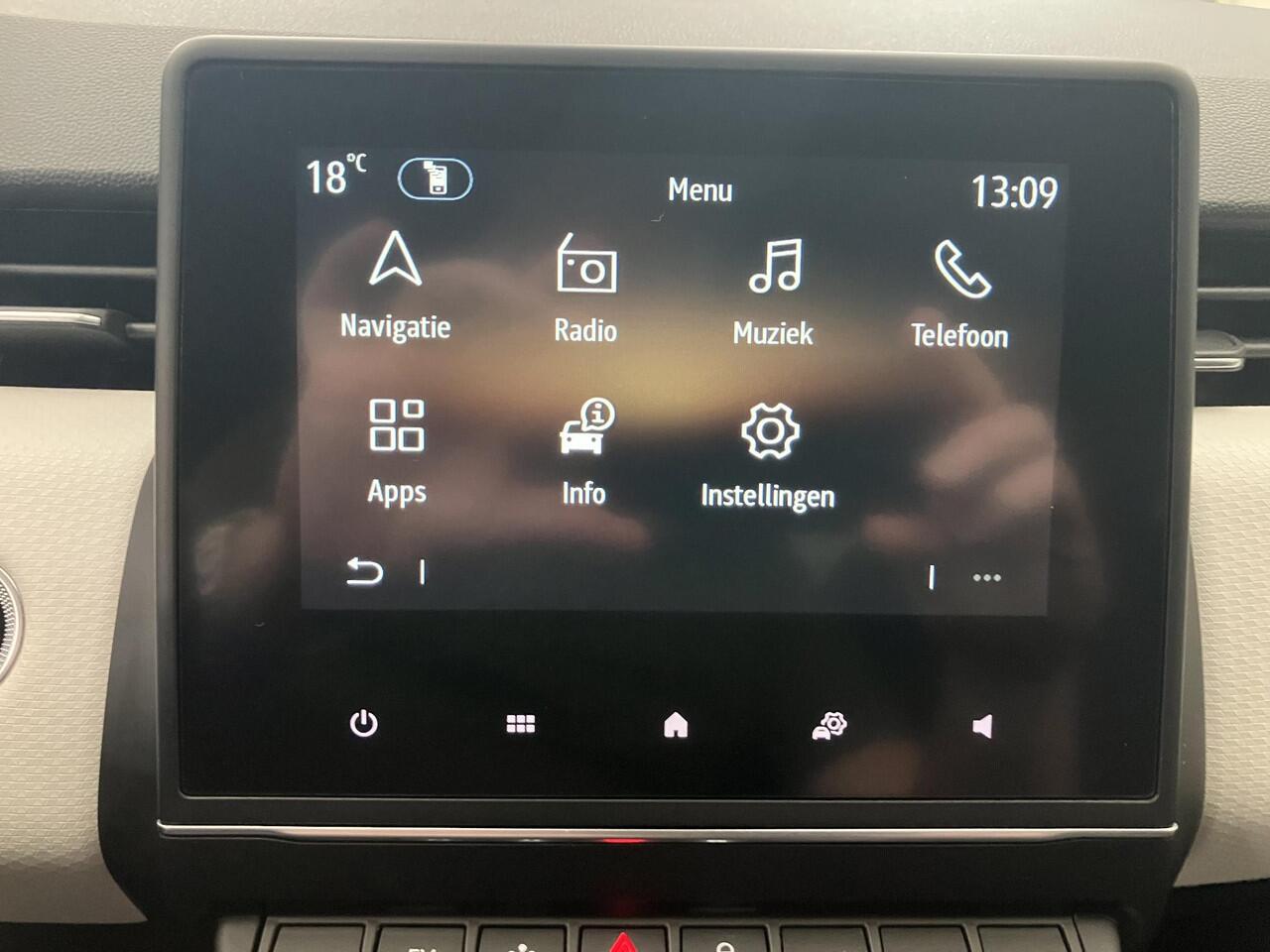 Renault CLIO 1.6 E-Tech Hybrid 145 Techno / NL auto / Navigatie / Half Lederen Bekleding / Climate Control / Cruise Control / Camera /