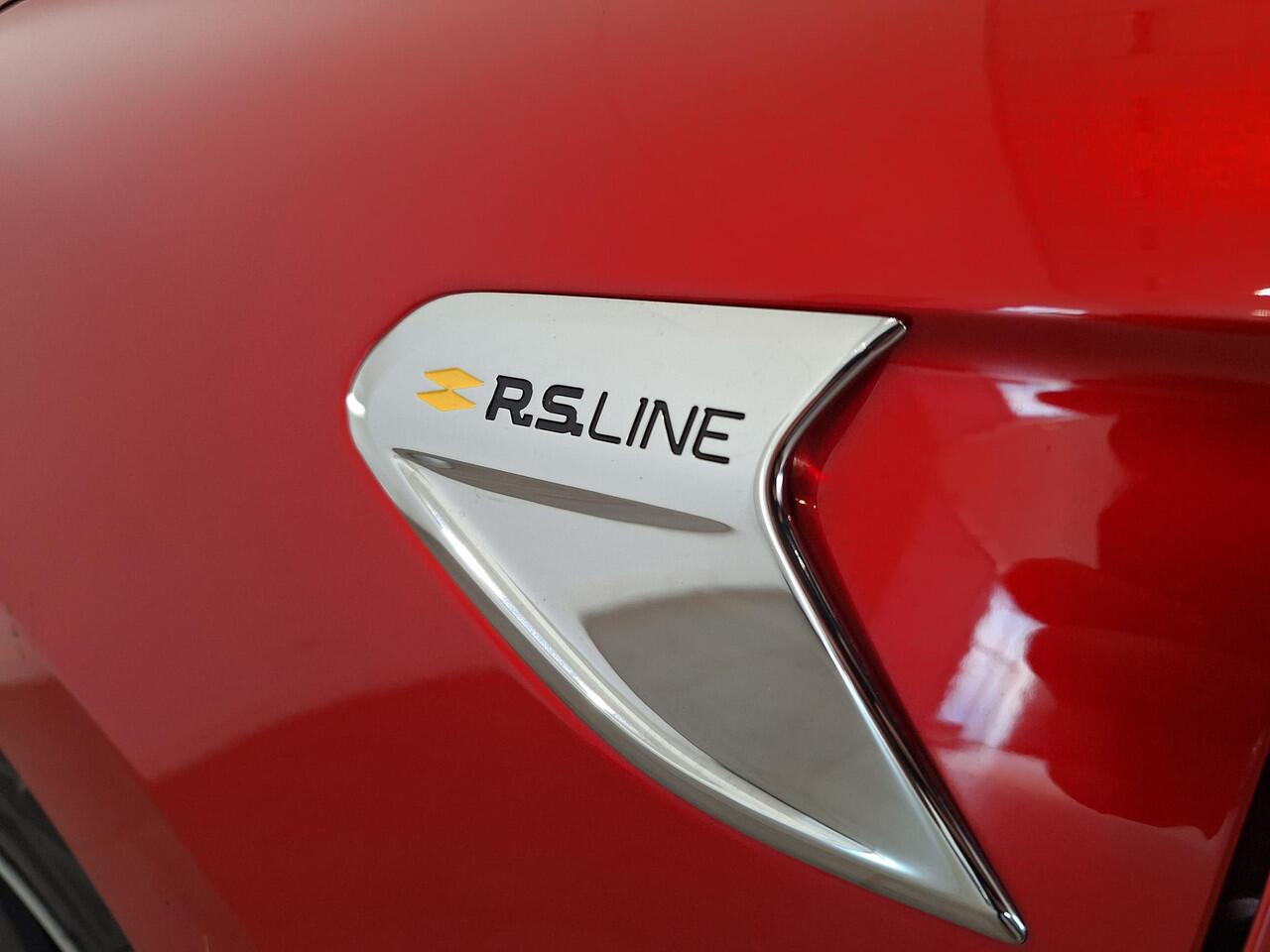 Renault CLIO 1.6 E-Tech Full Hybrid 145 R.S. Line | Navigatie 9,3" | Climate Control | Cruise Control | Stoelverwarming | Parkeersensoren voor, achter en achteruitrijcamera | Apple Carplay/Android Auto