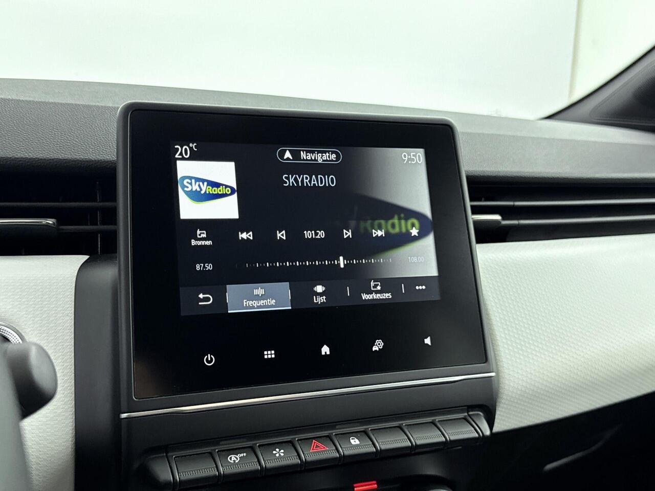 Renault CLIO 1.0 TCe 90Pk Techno | Navigatie | Apple & Android Carplay | Climate Control | Achteruitrijcamera | Parkeersensoren Achter | Privacy Glass | Keyless Entry | Cruise Control & Snelheidsbegrenzer |