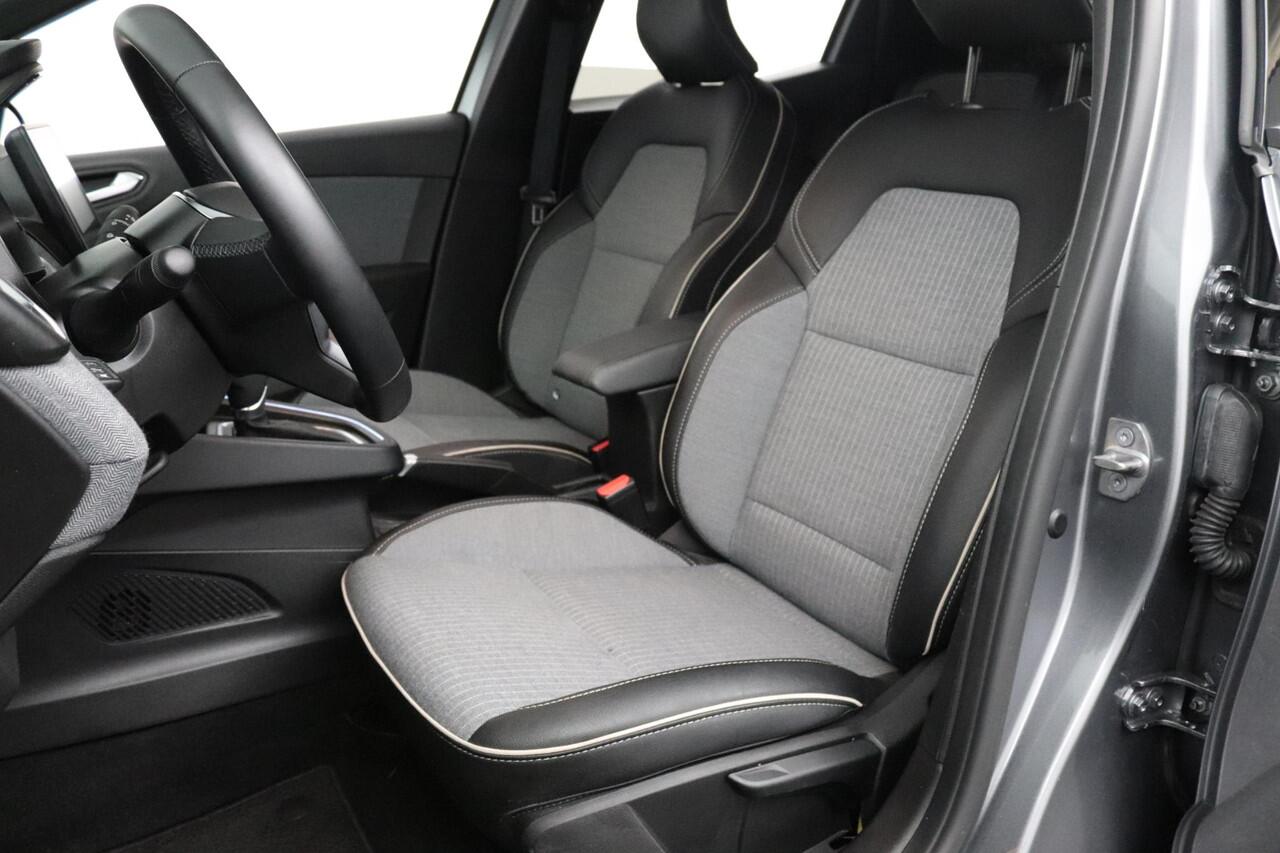 Renault CLIO 1.6 E-Tech Full Hybrid 145 techno