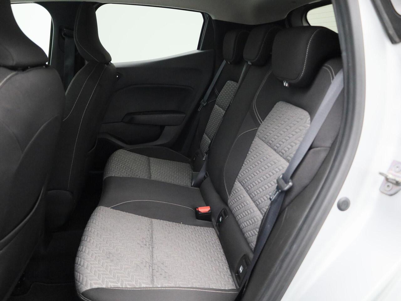 Renault CLIO 1.0 TCe 90 Evolution Navigatie | Airco | Cruise Control | Parkeersensoren Achter | Apple Carplay & Android Auto