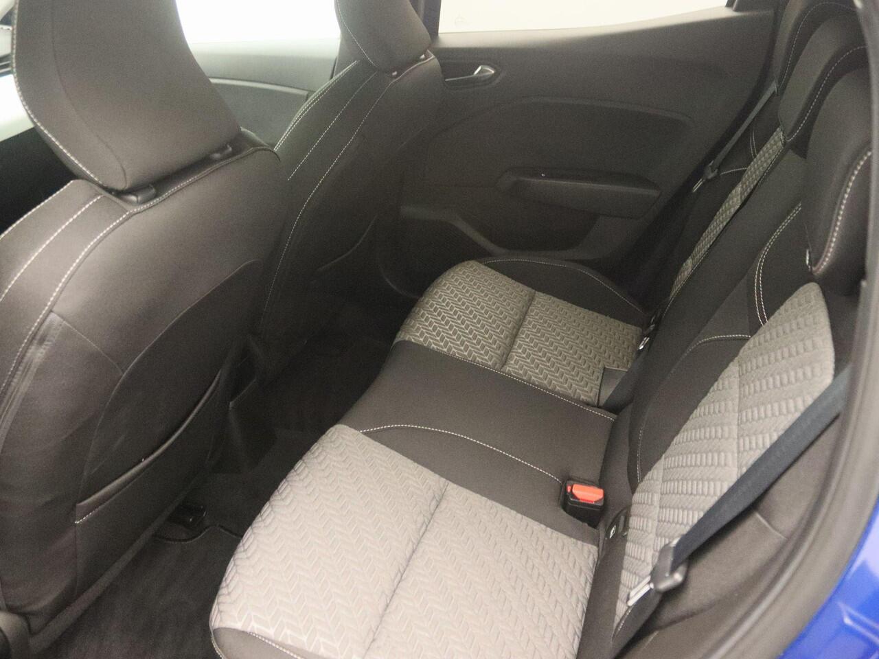 Renault CLIO TCe 90 Evolution | Easy Link multimedia met Apple CarPlay & Android Auto | Handbediende airco | Lichtmetalen wielen 16" 'Ediris' met zwarte inleg | Metaalkleur |