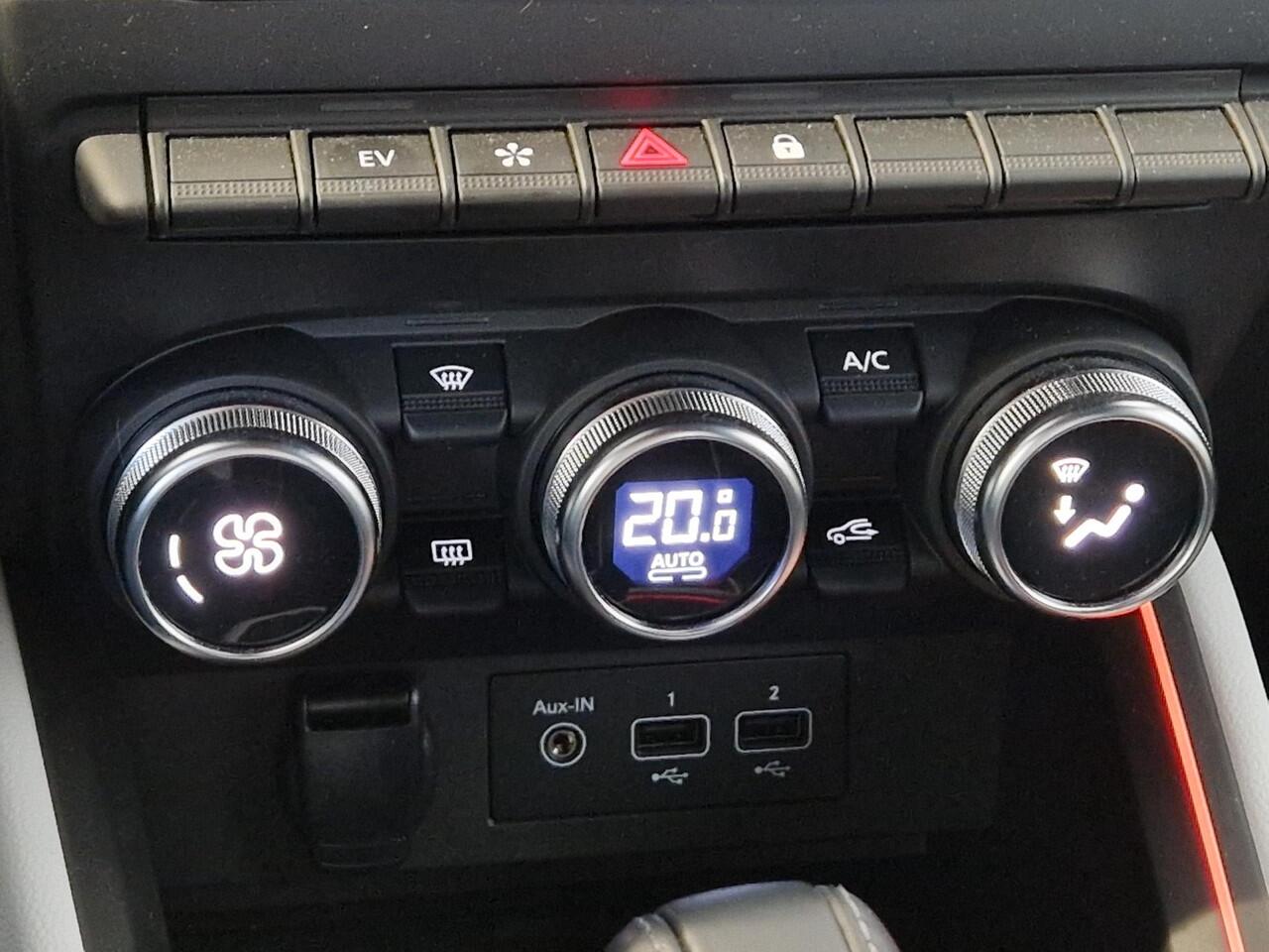 Renault CLIO 1.6 E-Tech Hybrid 145 Techno NAVIGATIE | ACHTERUITRIJCAMERA | PARKEERSENSOREN VOOR & ACHTER | CLIMATE CONTROL |