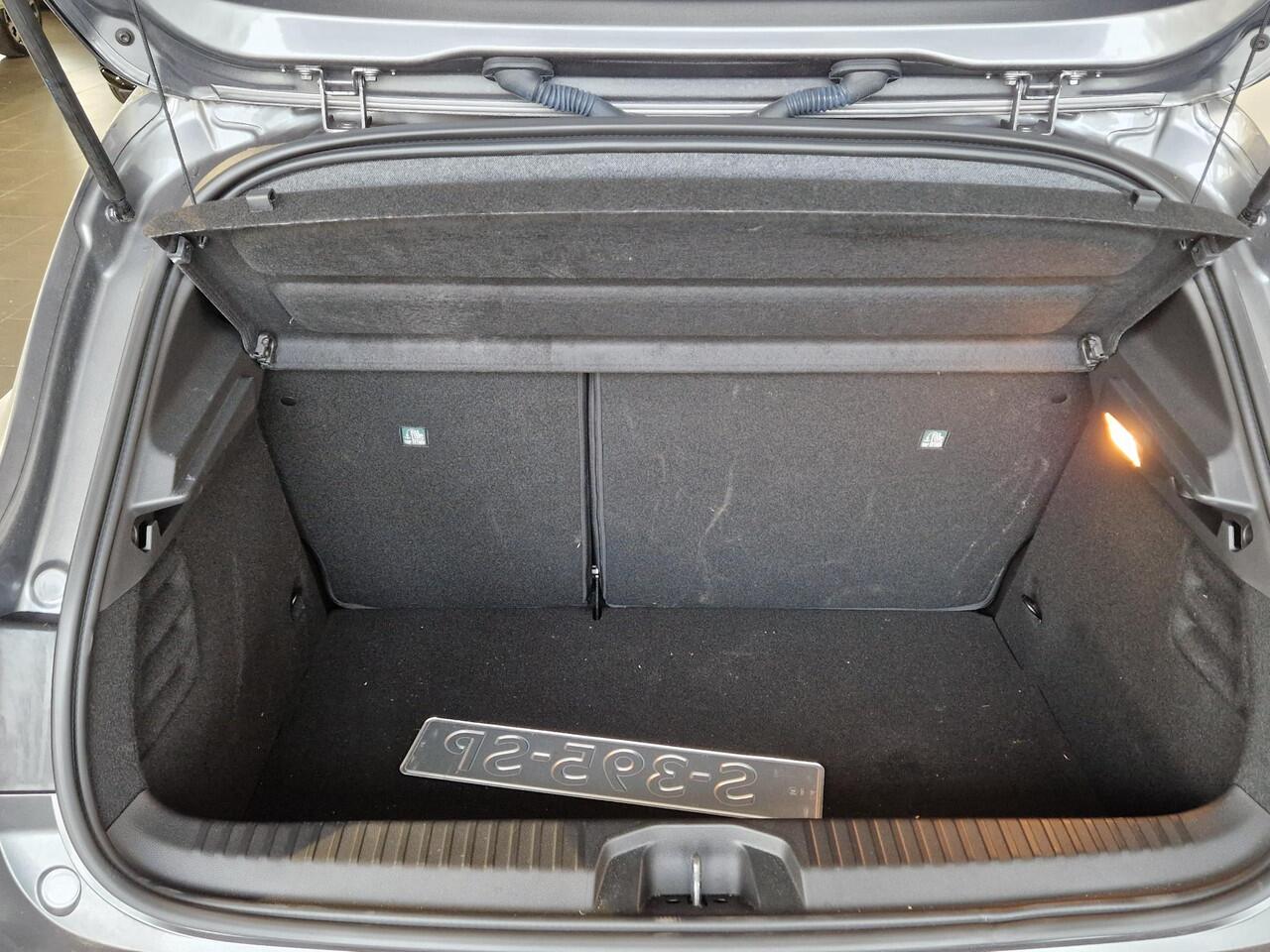 Renault CLIO 1.6 E-Tech Hybrid 145 Techno NAVIGATIE | ACHTERUITRIJCAMERA | PARKEERSENSOREN VOOR & ACHTER | CLIMATE CONTROL |