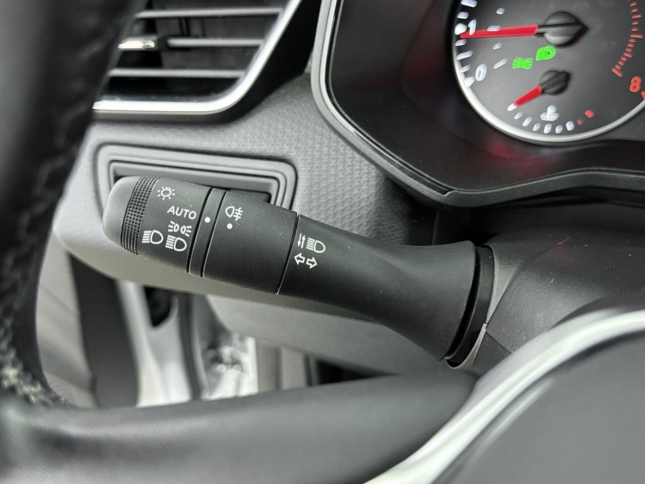 Renault CLIO 1.0 TCe 90Pk Equilibre | Navigatie | Airco | Android & Apple Carplay | LED Koplampen | DAB Radio