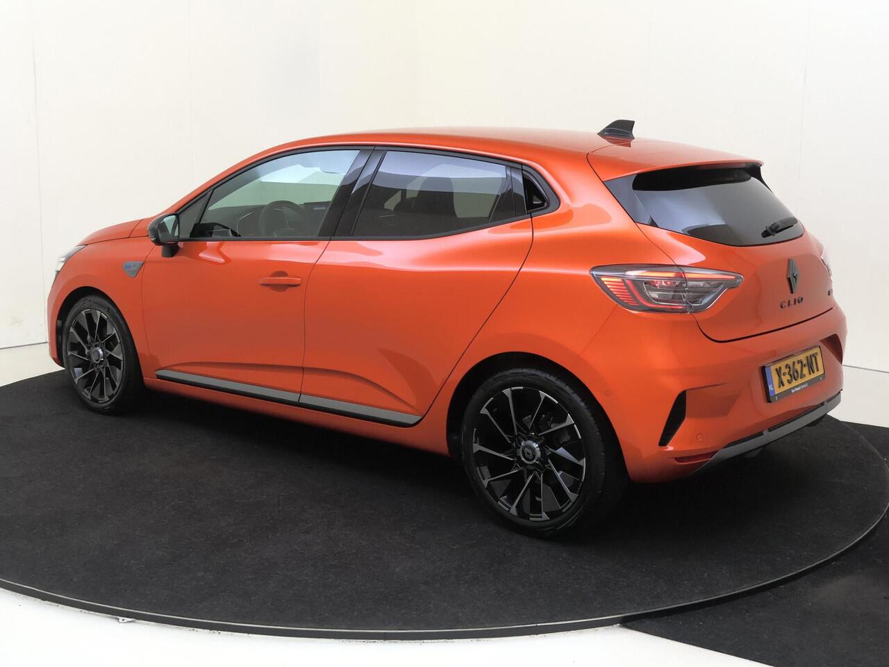 Renault CLIO 1.6 E-Tech Full Hybrid 145 esprit Alpine | BOSE Audio / 360 Camera / Pack Winter / Navi / Airco