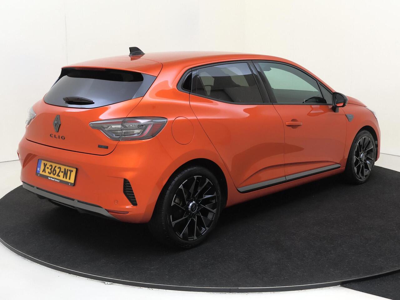 Renault CLIO 1.6 E-Tech Full Hybrid 145 esprit Alpine | BOSE Audio / 360 Camera / Pack Winter / Navi / Airco