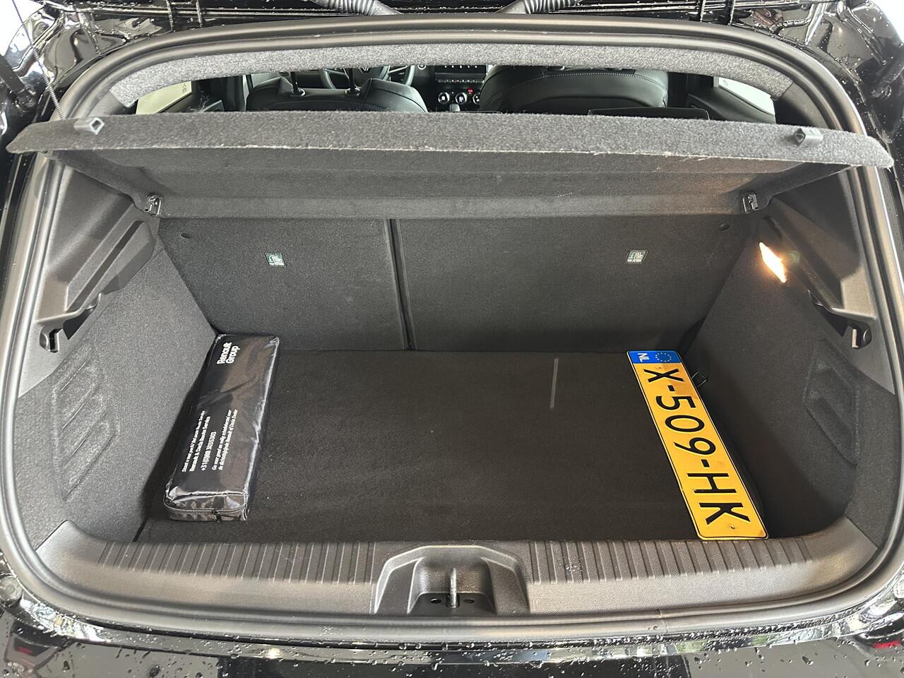 Renault CLIO 1.6 E-Tech Full Hybrid 145 esprit Alpine | 360° CAMERA | PARKEERSENSOREN VOOR&ACHTER | NAVIGATIE | DIRECT LEVERBAAR! |