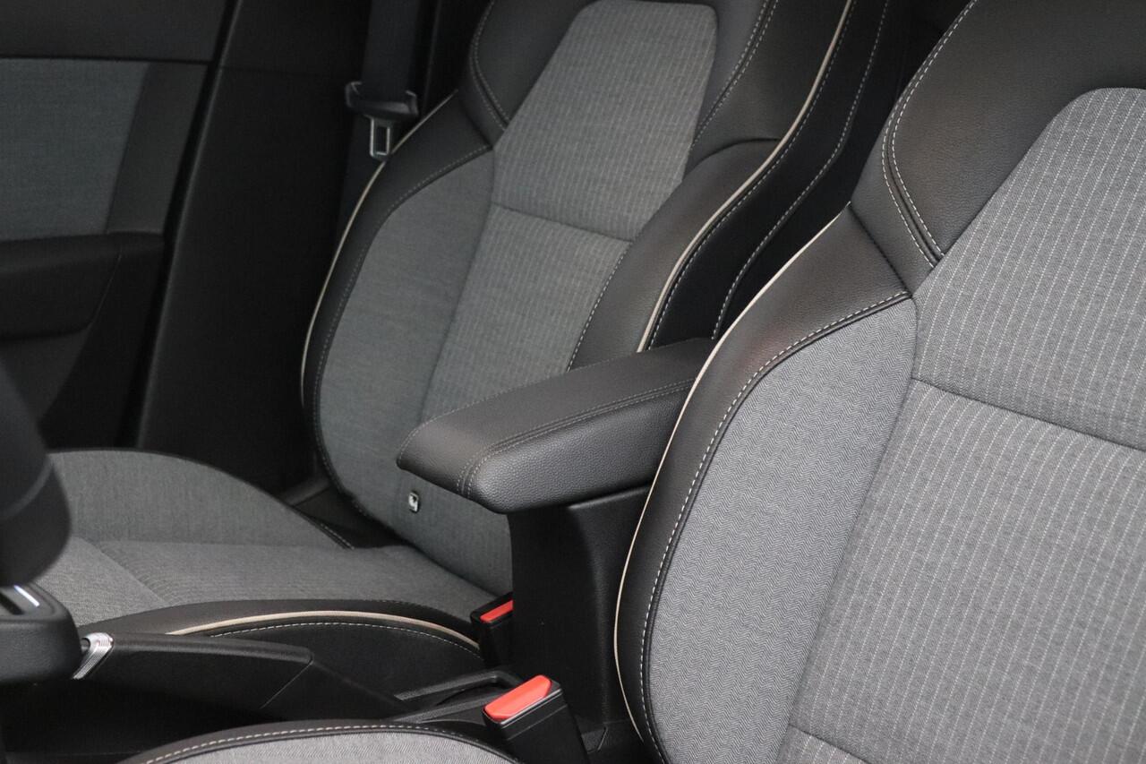 Renault CLIO 1.6 E-Tech Full Hybrid 145 techno