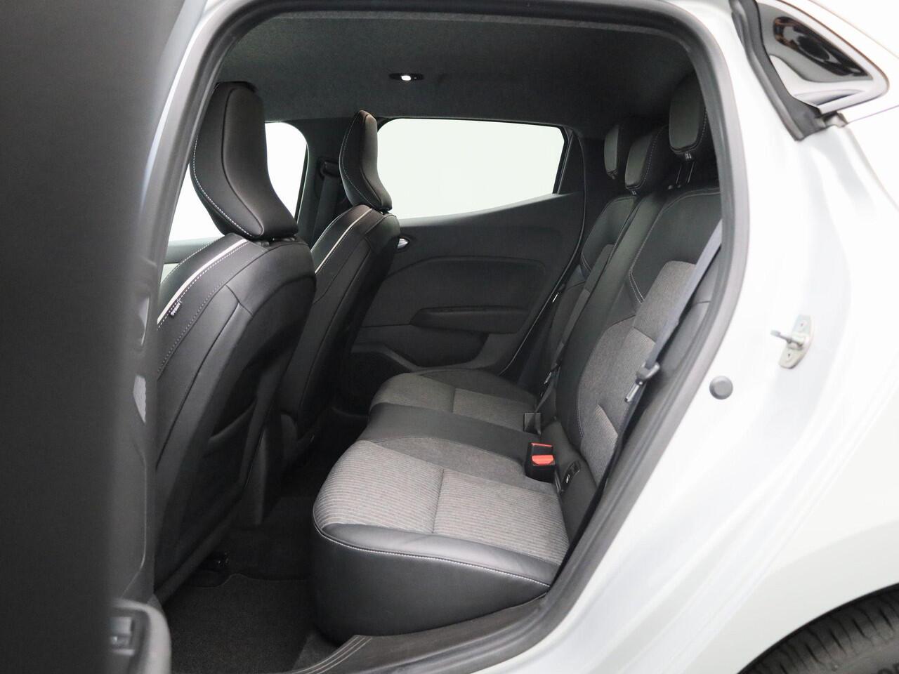 Renault CLIO 1.0 TCe Techno 90PK | Navigatie | Achteruitrijcamera | Climate Control | Half-Leder | Apple CarPlay & Android Auto