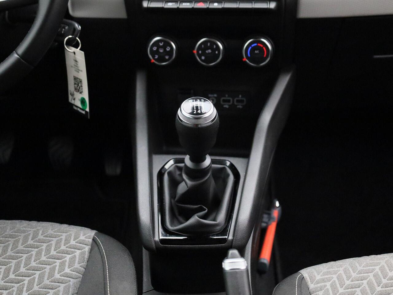 Renault CLIO 1.0 TCe 90 Evolution Lichtmetalen velgen | Navigatiesysteem | Parkeersensoren achter | Apple Carplay & Androidauto | Airco | LED verlichting | Cruise Control