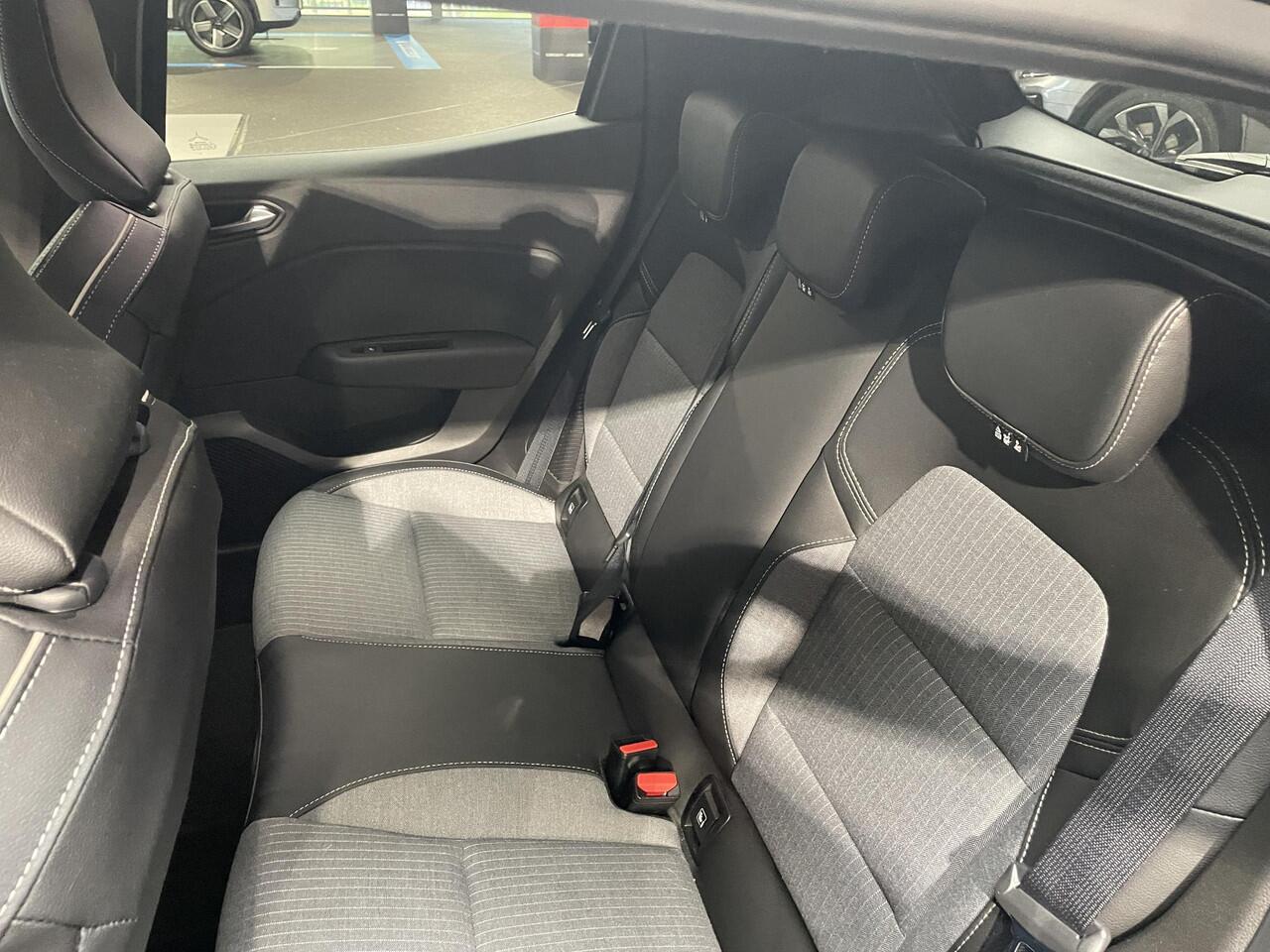 Renault CLIO 1.6 E-Tech Full Hybrid 145 techno | 360° Camera | All-Season banden | Navigatie | Climate Control |