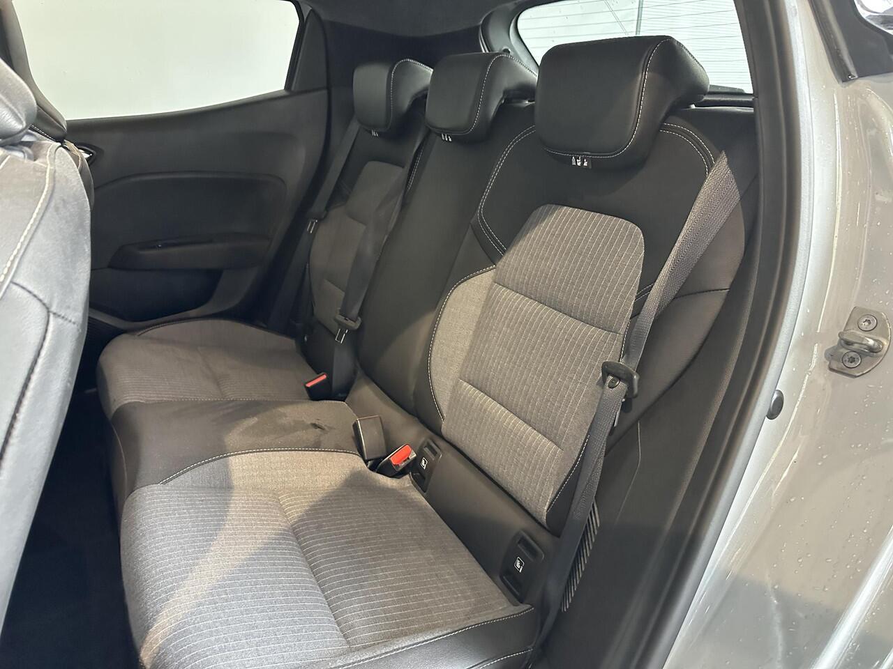 Renault CLIO 1.6 E-Tech Full Hybrid 145 techno GROOT SCHERM | 360° CAMERA | NAVIGATIE | AUTOMAAT HYBRIDE |