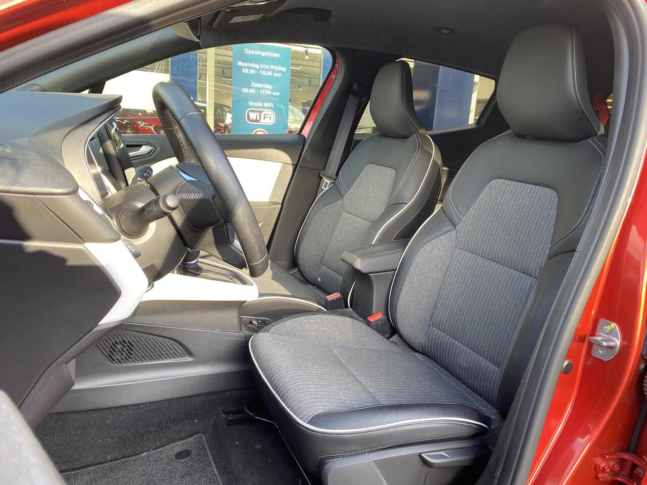 Renault CLIO 1.6 E-Tech Hybrid 145 Techno / Automaat / NL-Auto / 15.000 Km / Dealer-Onderhouden / Cruise-Control / Climate-Control / LED / Keyless / Apple-Carplay & Android-Auto / Sfeerverlichting / DAB Radio-Bluetooth / Navi / PDC V+A met Camera / 16'' LMV / All-Seas