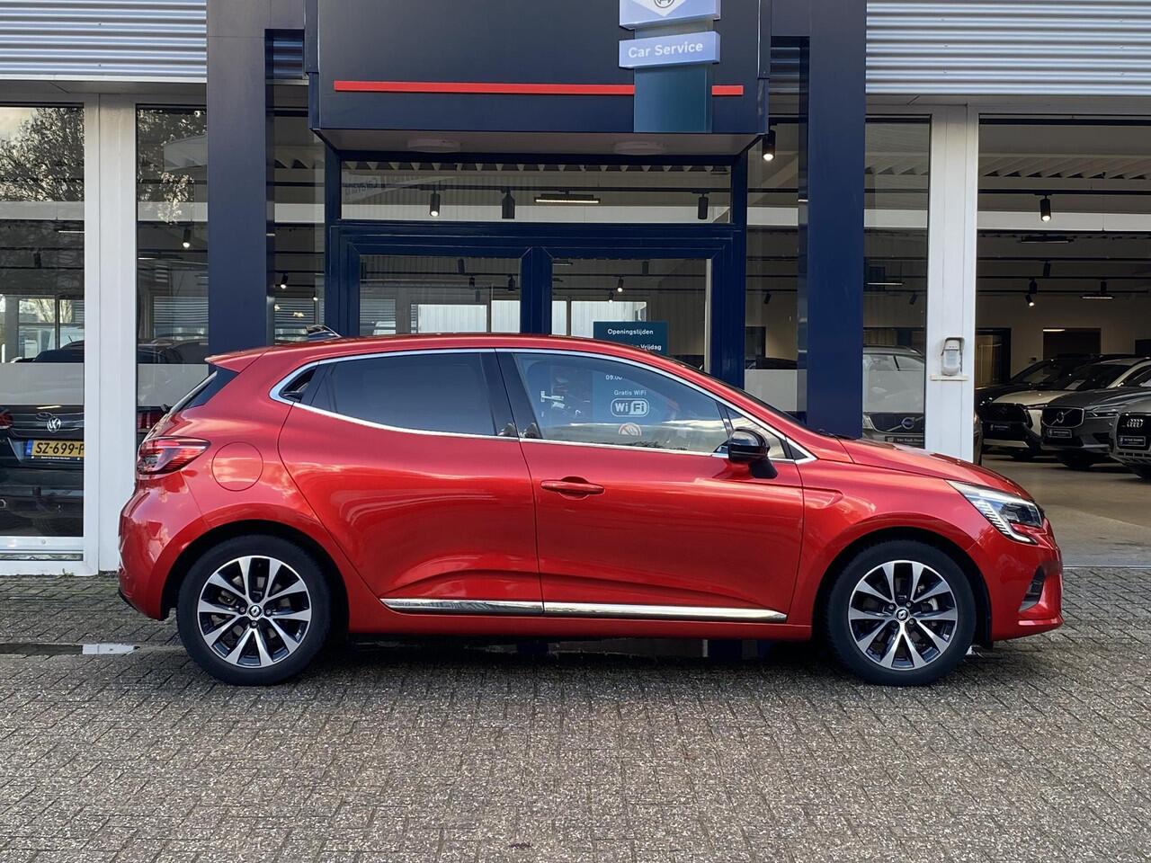 Renault CLIO 1.6 E-Tech Hybrid 145 Techno / Automaat / NL-Auto / 15.000 Km / Dealer-Onderhouden / Cruise-Control / Climate-Control / LED / Keyless / Apple-Carplay & Android-Auto / Sfeerverlichting / DAB Radio-Bluetooth / Navi / PDC V+A met Camera / 16'' LMV / All-Seas