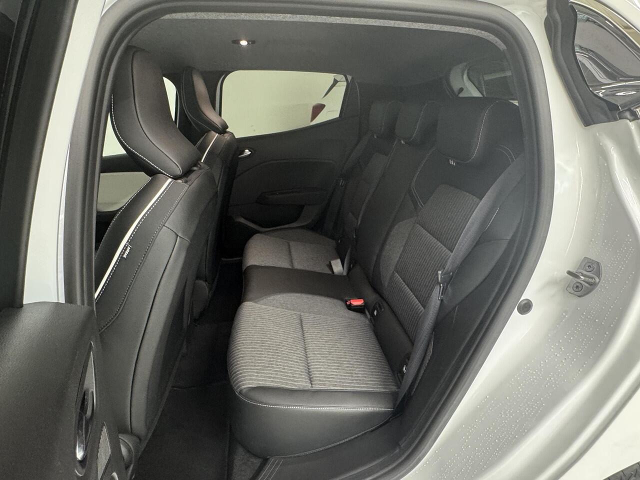 Renault CLIO 1.6 E-Tech Hybrid 145 Techno | Apple CarPlay / Android Auto | Navigatie | Achteruitrijcamera | Cruise Control |