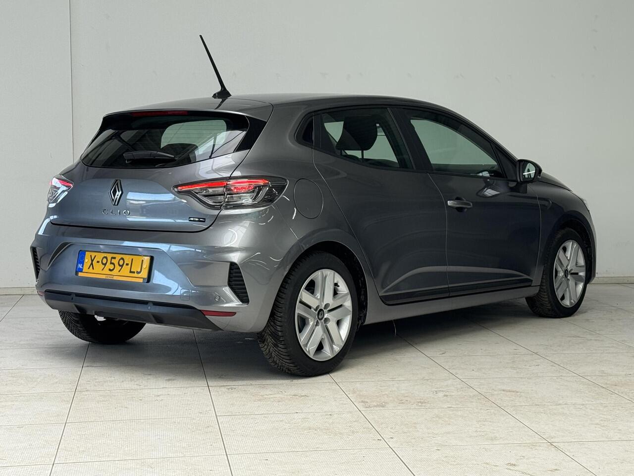 Renault CLIO 1.6 E-Tech Full Hybrid 145 Evolution | All-Season banden | Navigatie | Parkeersensoren achter | Cruise control |