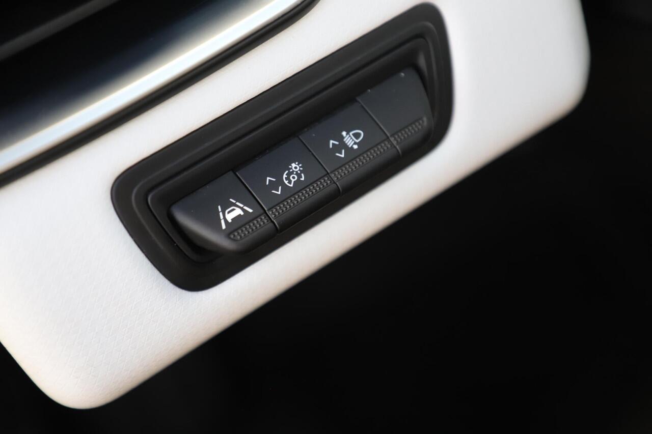 Renault CLIO 1.0 TCe 90 Evolution 16 inch LMV Navigatie Carplay Android Airco Cruise Control Rijstrooksensor Parkeersensor Getint Glas