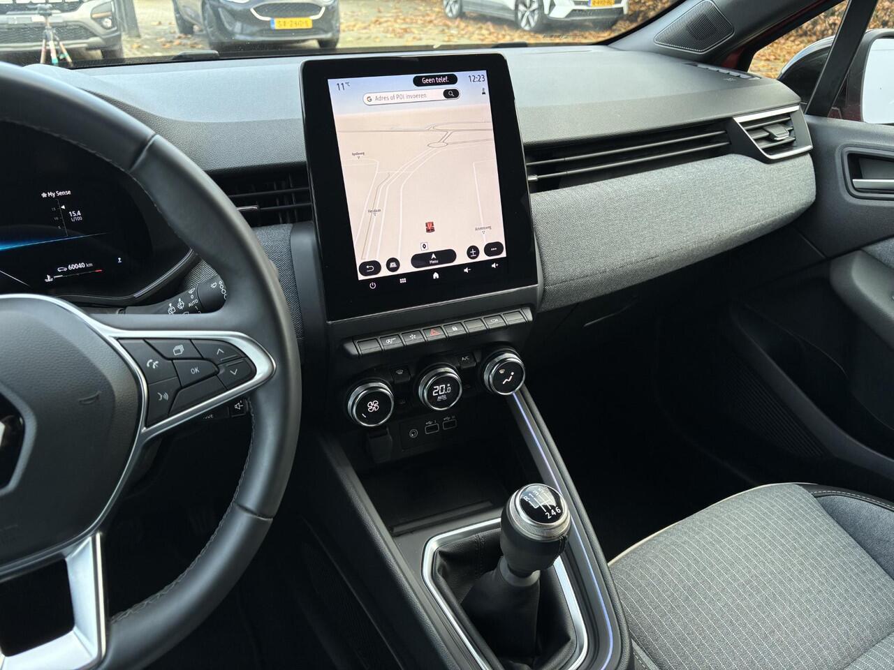 Renault CLIO 1.0 TCe 90 GPF techno / Pack Navigation / Pack City Premium