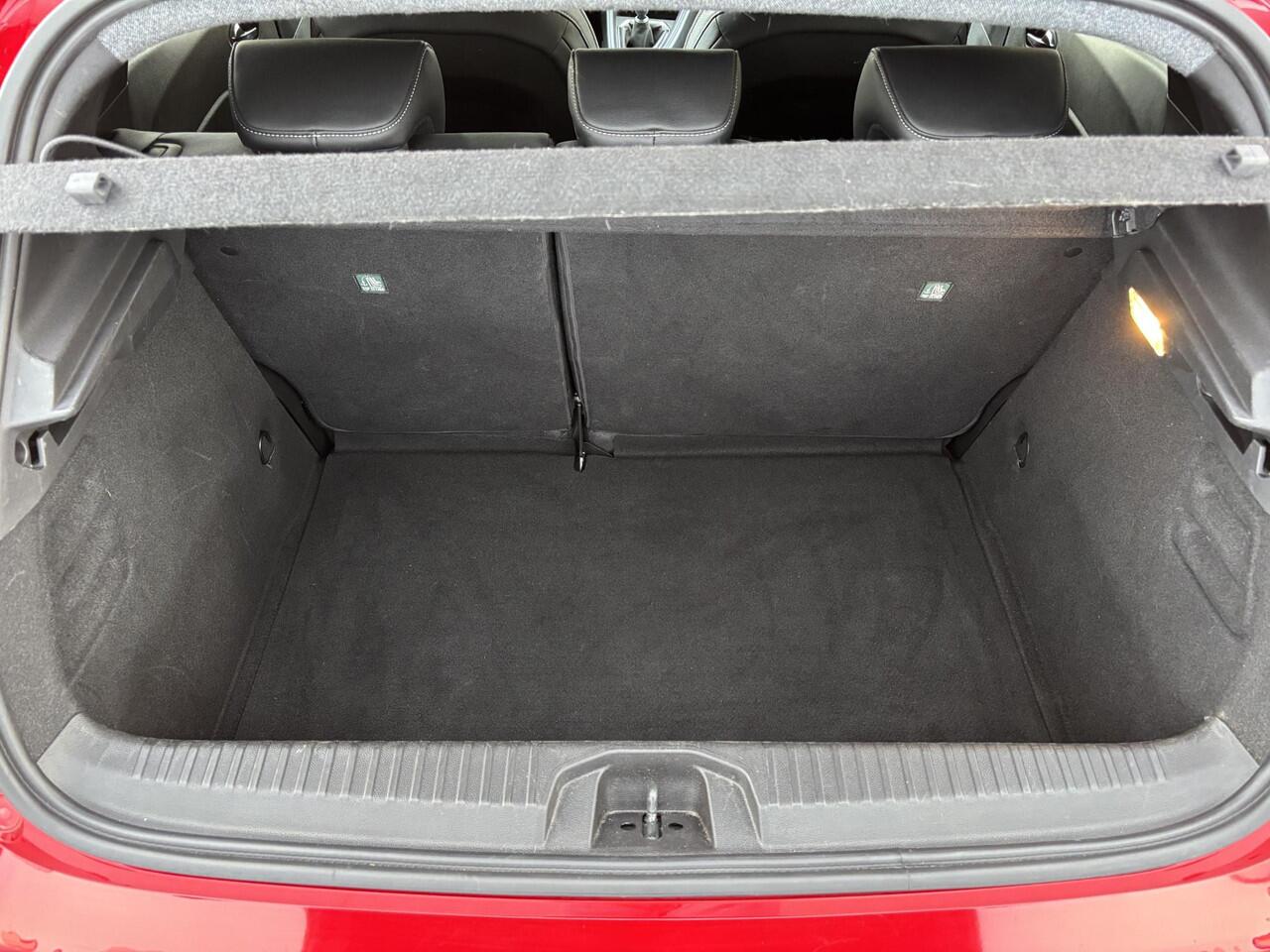 Renault CLIO 1.0 TCe 90 GPF techno / Pack Navigation / Pack City Premium